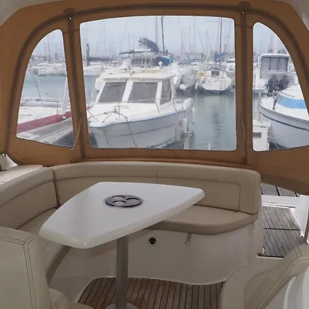 Life & Boat Πλωτό κατάλυμα Λα Ροσέλ